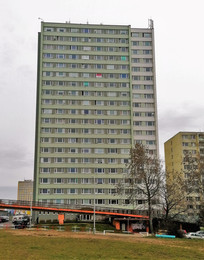 Bytový dům Bajkonurská 736 je s 21 podlažími a výškou 68 metrů 14. nejvyšší budovou v pražském čtvrtém městském obvodu