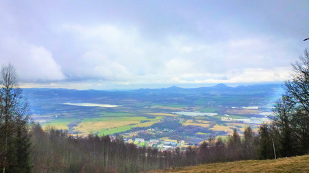 Pohled z Holého kopce na východní části města Krupka