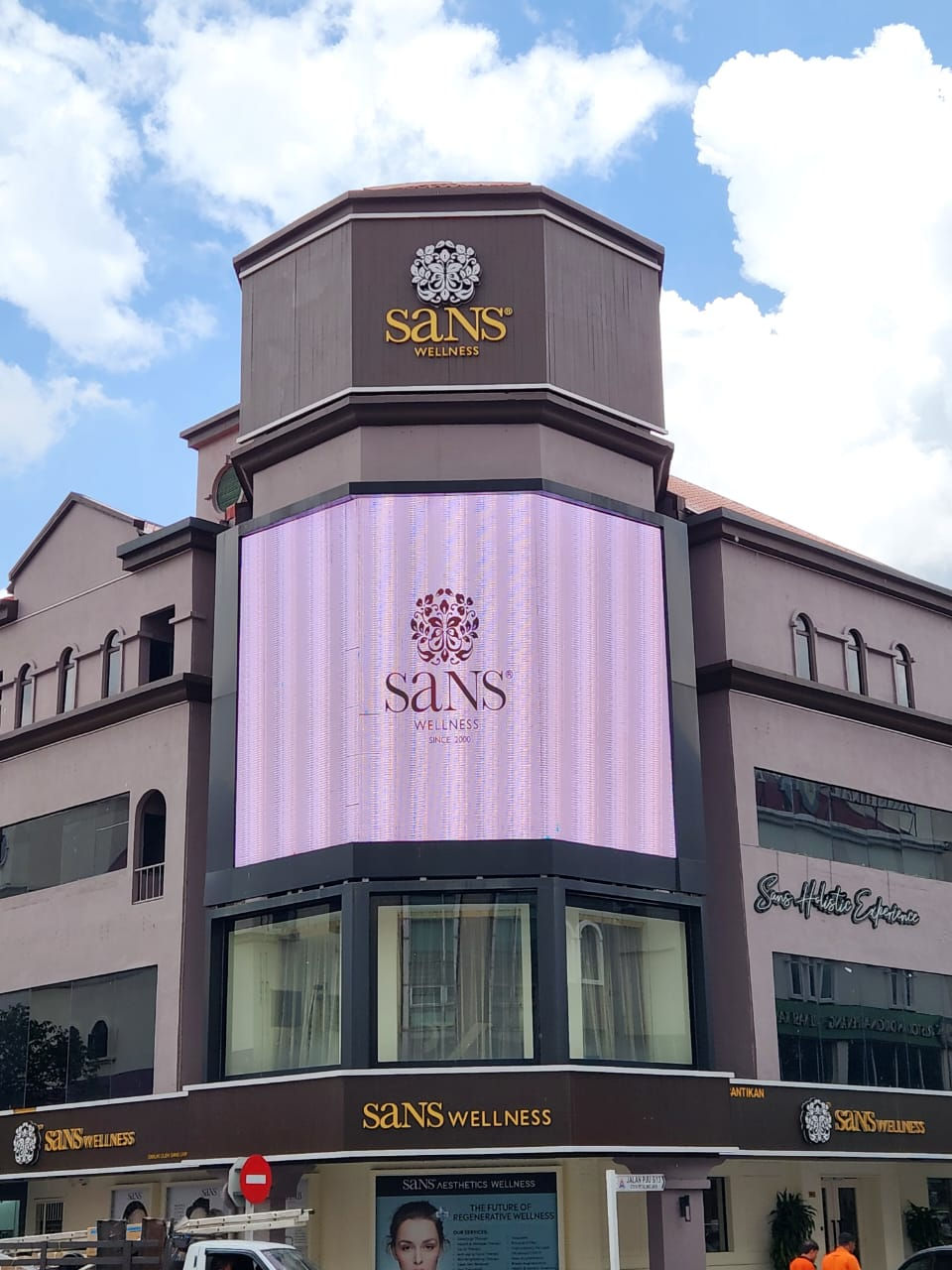 Custronics Outdoor Video Display Screen Repair Service