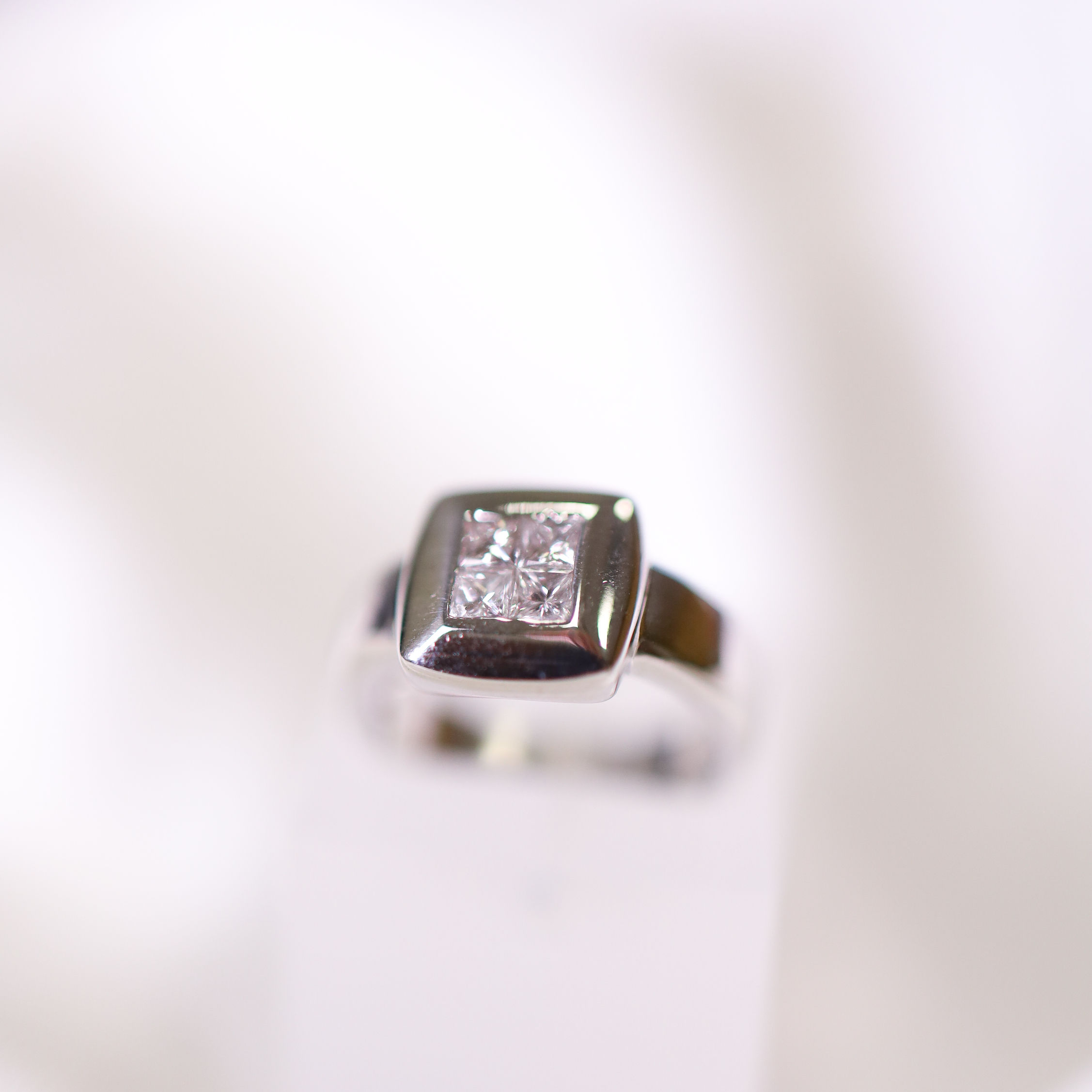 Anel Brilhante Carre