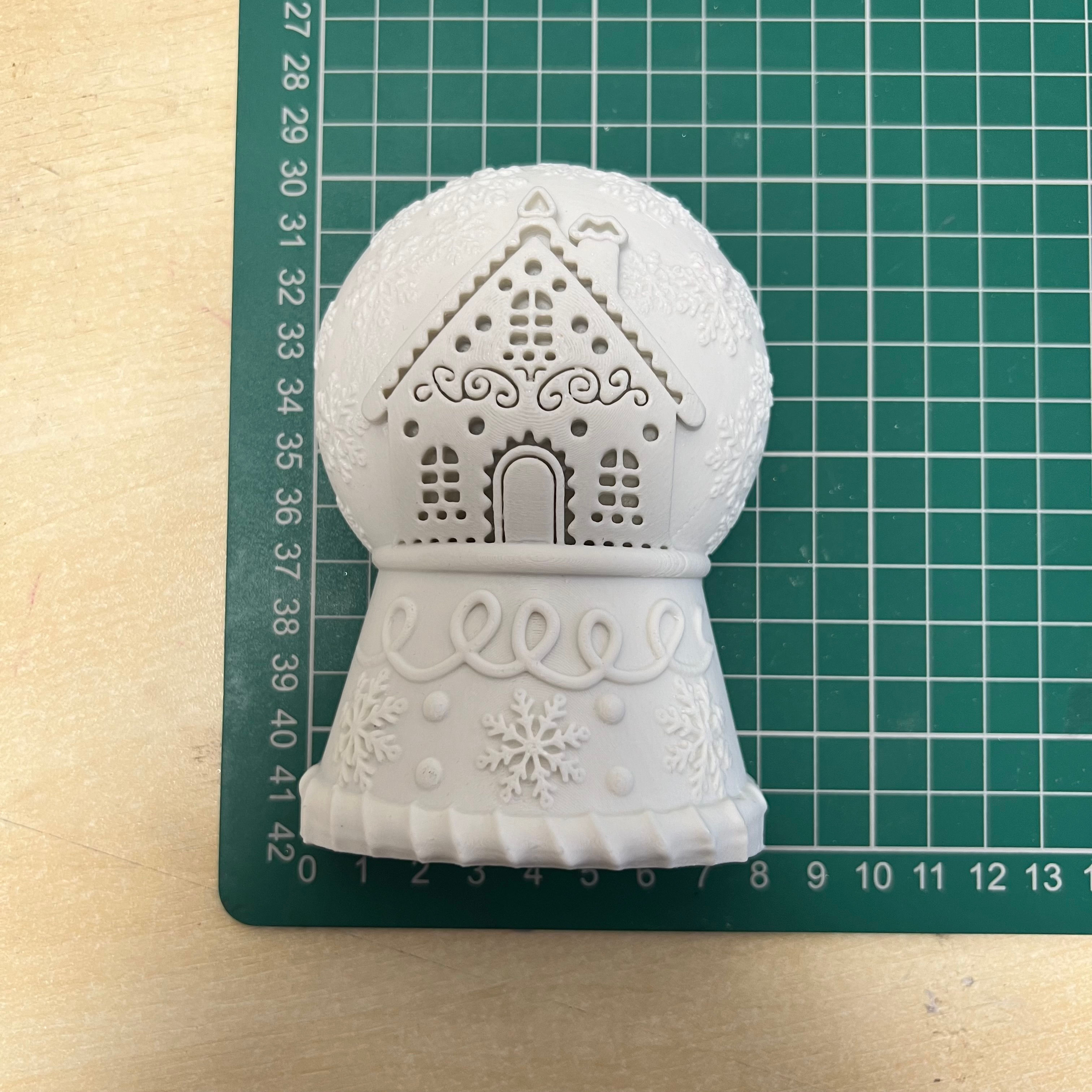 Gingerbread Snowglobe