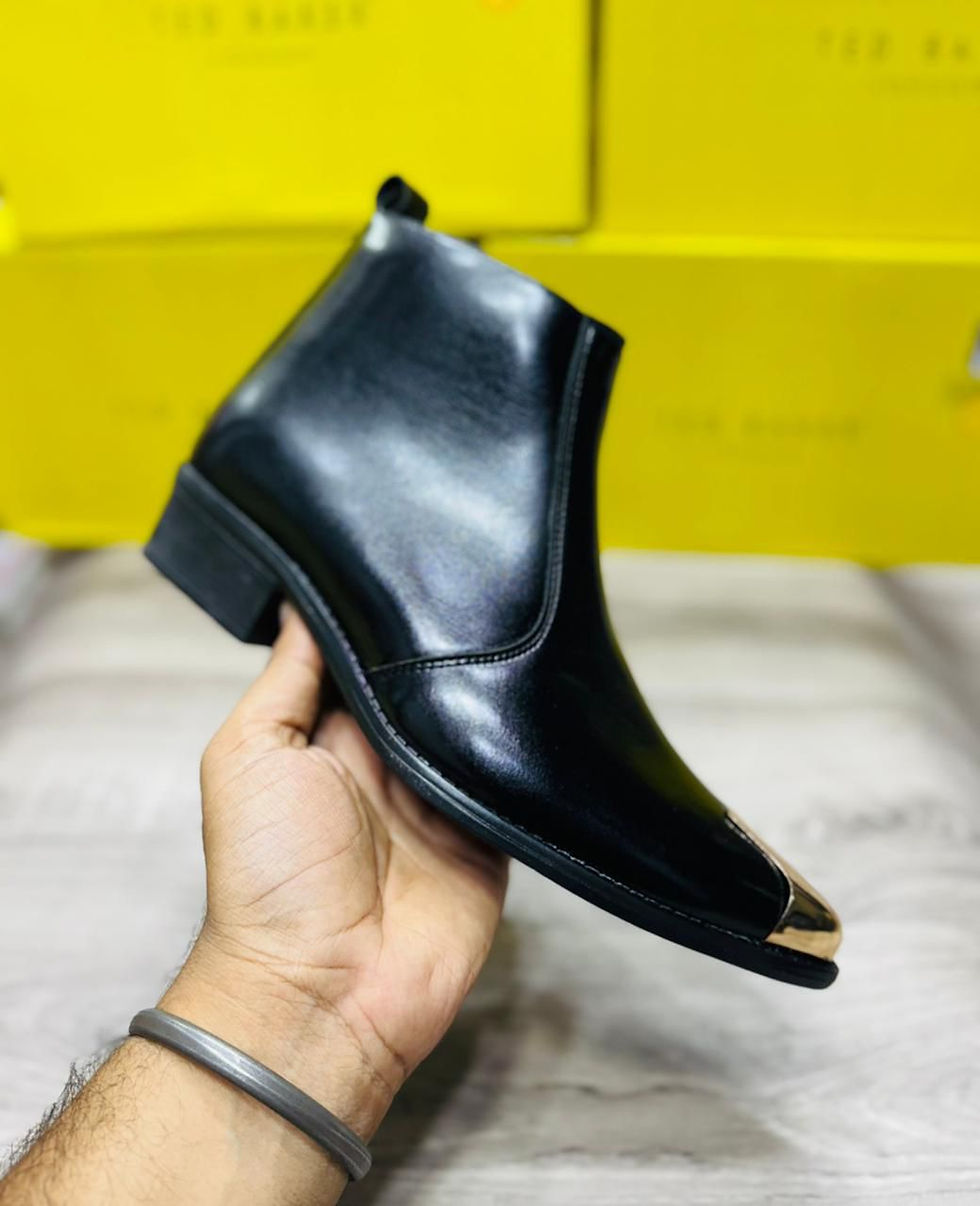 Thumbnail: Ted Baker

(chelsea boots)
Top leather quality
