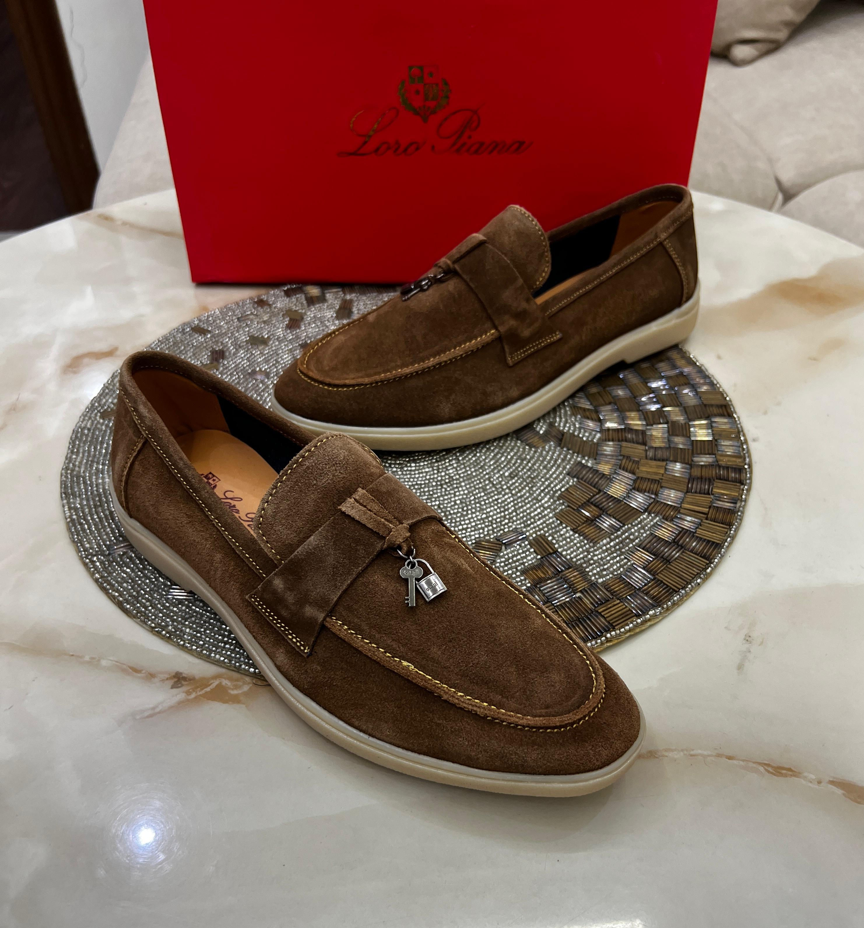  LORO PIANA

Top quality 