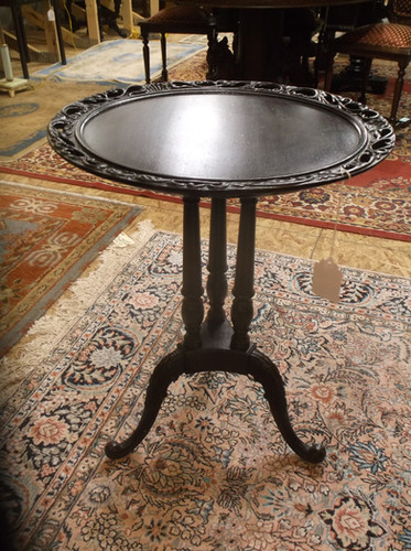 Pie Crust Table [05-897]