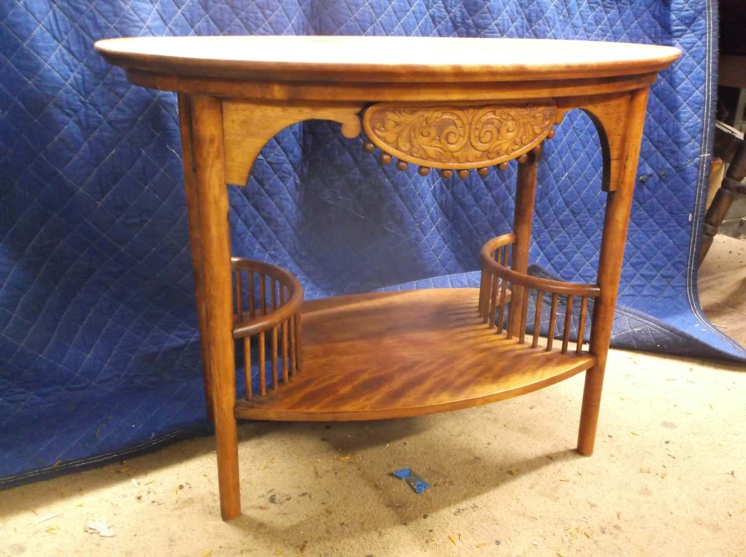 Flamed Birch Oval Table [05-1027]