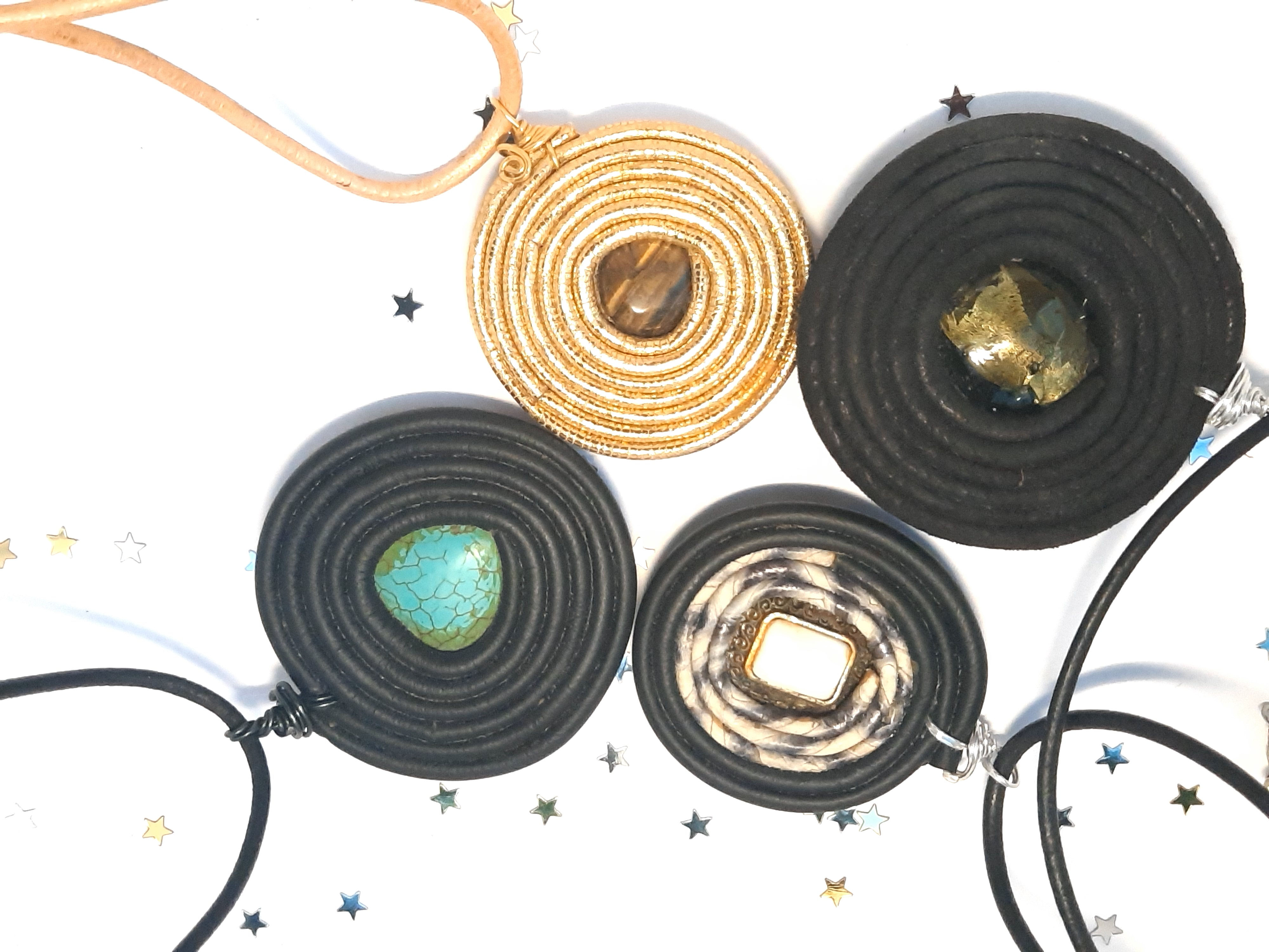 Khloe Pendant Necklace