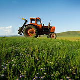 Traktor bei der Arbeit