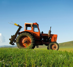 Traktor bei der Arbeit