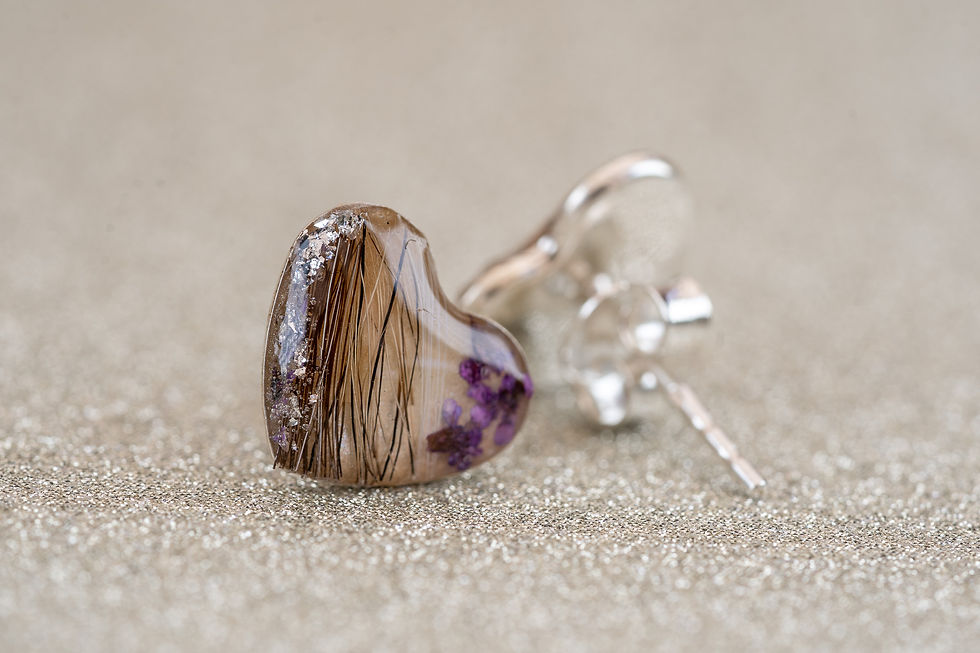 Miniaturbild: Zarte Herz-Ohrstecker