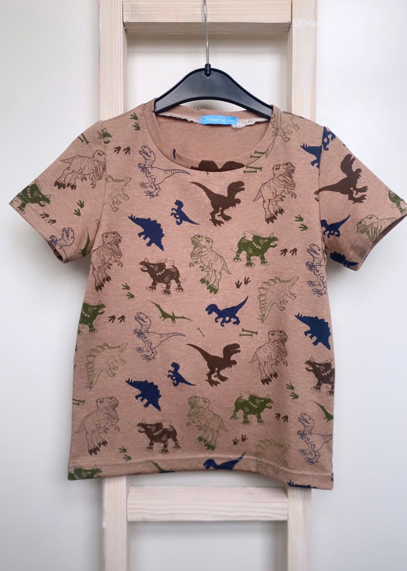 vooraanzicht dino t-shirt