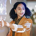 MOD_presentation-projector-and-business-woman-report-2025-04-06-03-32-13-utc.jpg