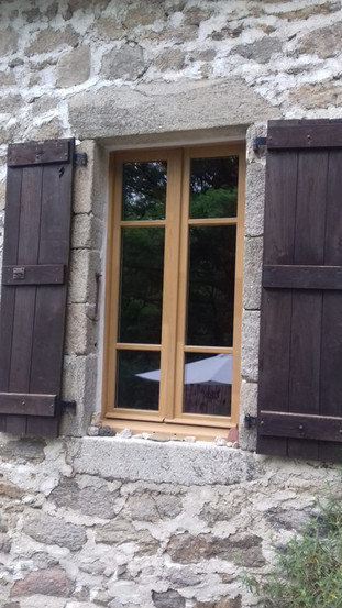 Fenêtre et porte en chêne secteur pleaux