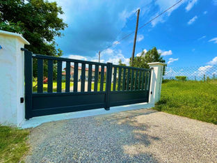 Pose d'un portail Aluminium