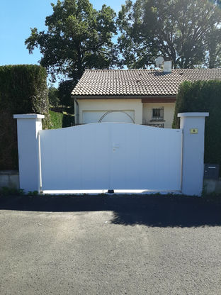 Pose d'un portail mixte Alu/PVC
