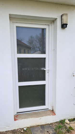 Porte d'entrée vitrée PVC blanc