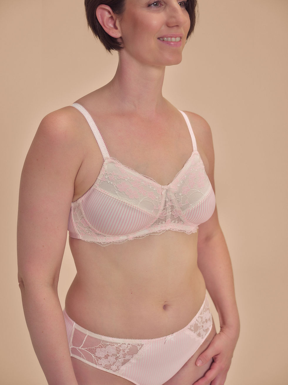 Thumbnail: Amoena Kennie Wire-Free Mastectomy Bra - Dusty Rose/Off-White
