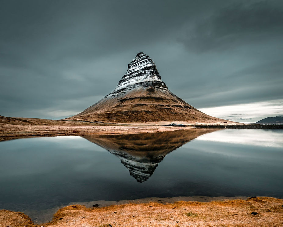 kamil-kalbarczyk-FXdoQOC5ZZ8-unsplash (2)_small wide .jpg
