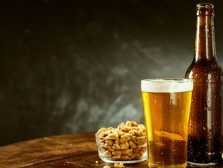 Bira ve Tuzlu Fıstık Uyumu: Lezzetin Klasik Dansı