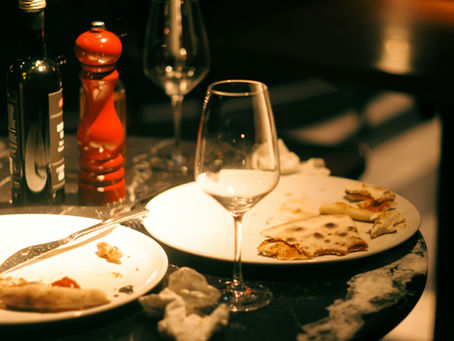 Şarap ve Pizza: İtalyan Klasiği için Doğru Şarap Tercihi