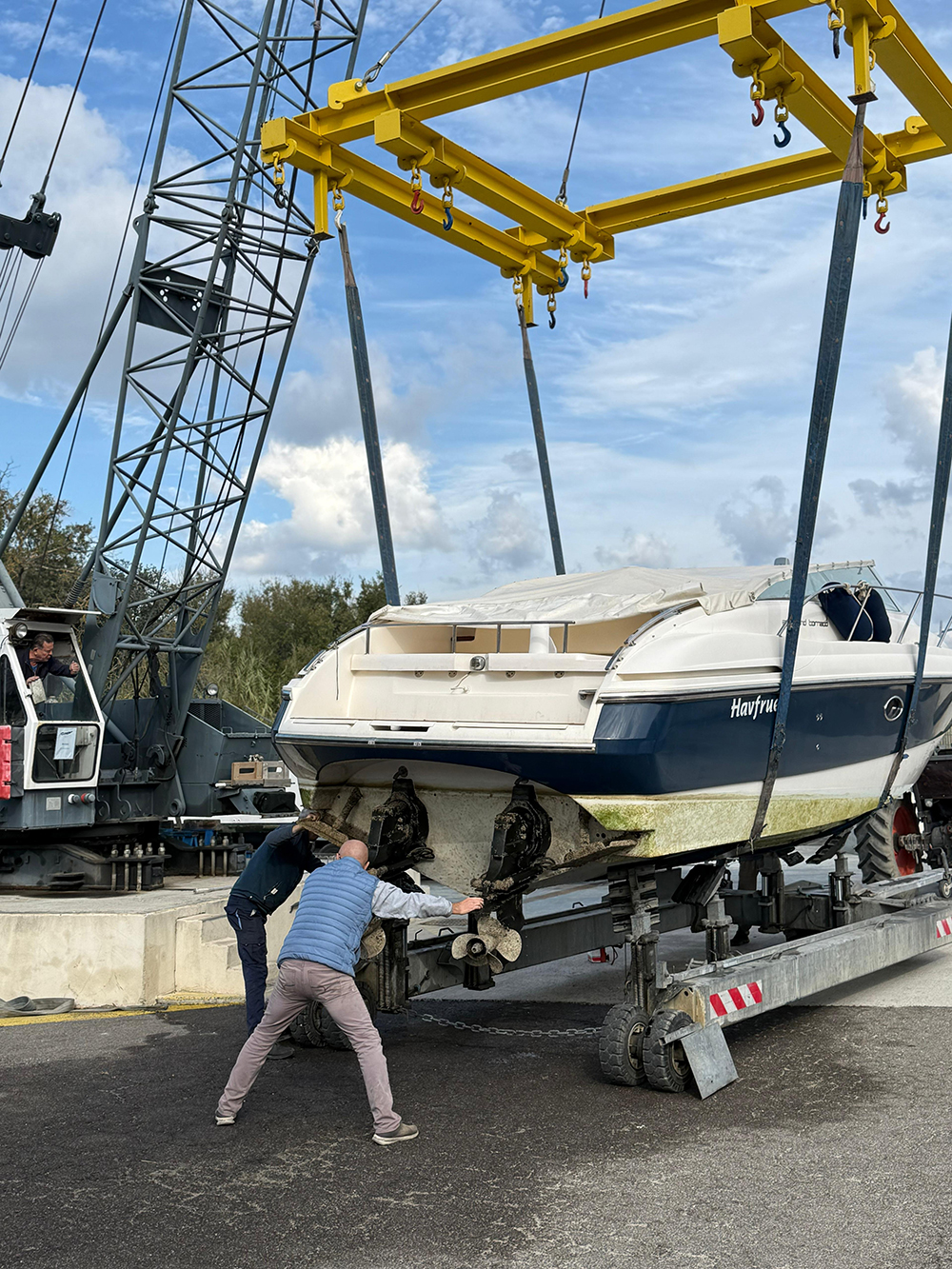 stockage bateau extérieur sur parc sécurisé
