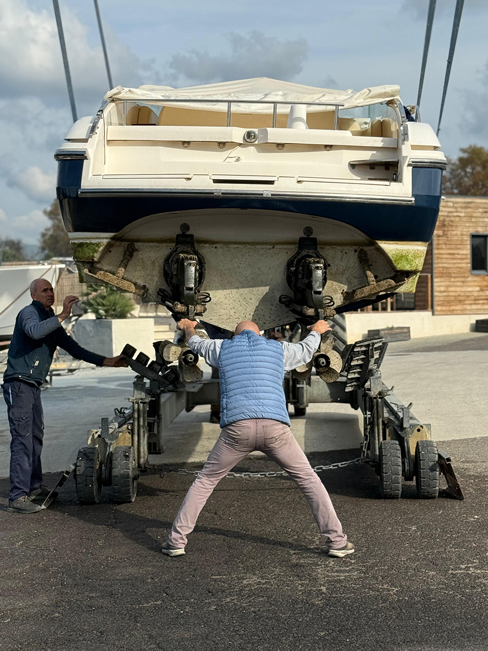 stockage bateau extérieur sur parc sécurisé