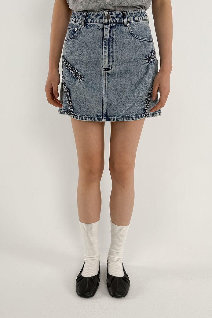 【PONDER.ER】POUR Smocked Denim Skirt e7569b_eb1a724b876e4177863dec9