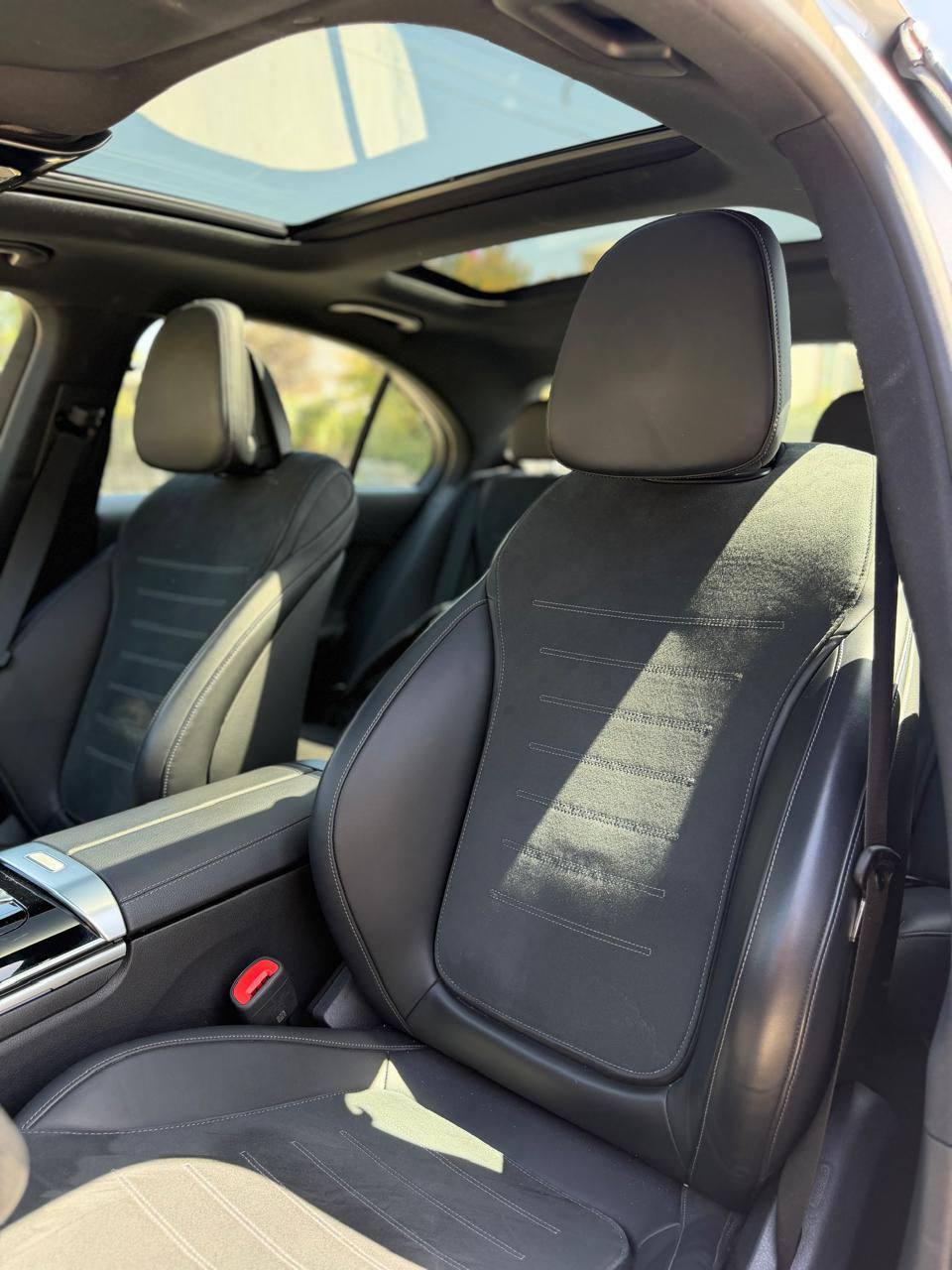 Miniatura: 2023 Mercedes Benz C200 1.5T