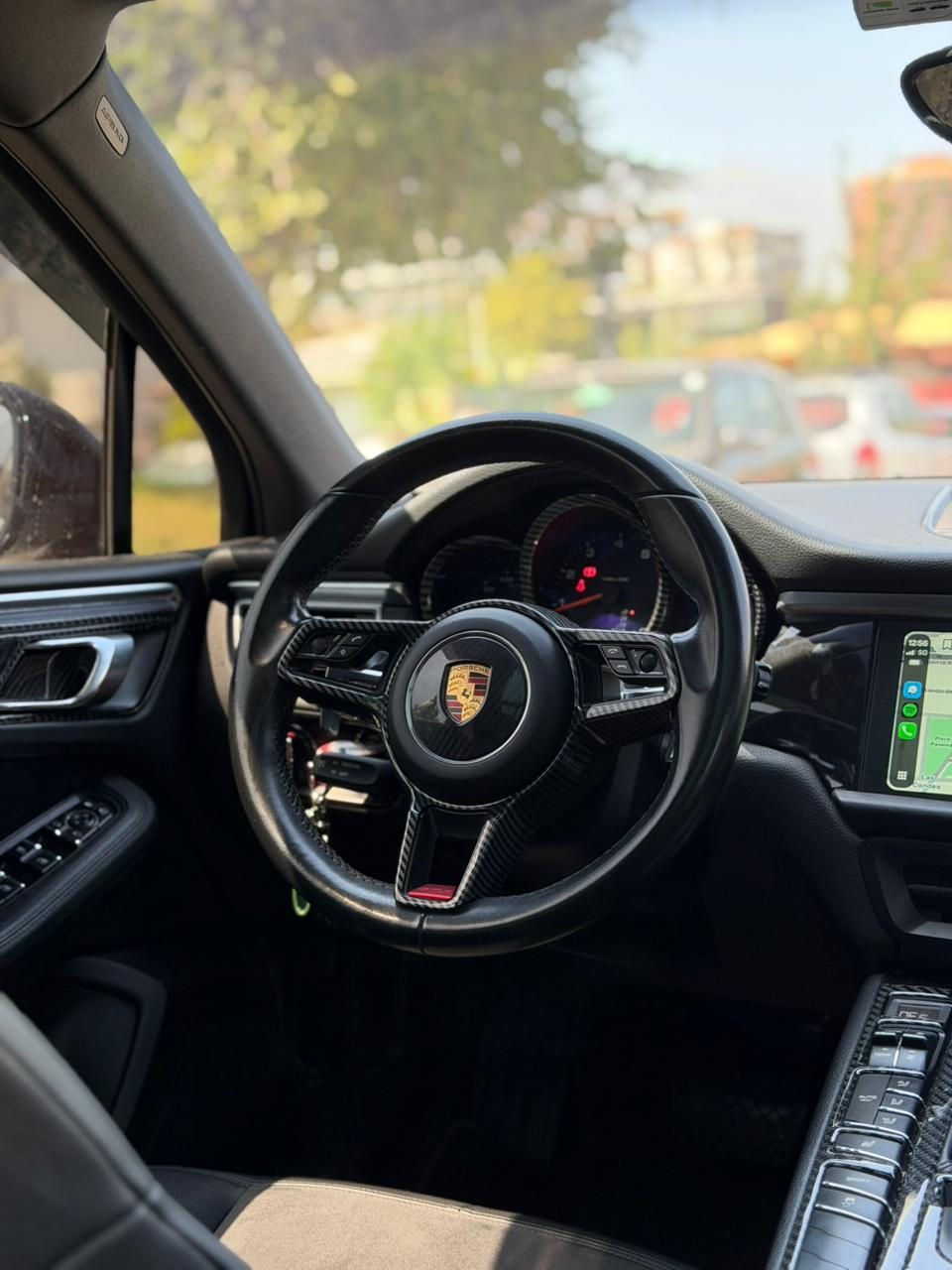 Miniatura: 2016 Porsche Macan R