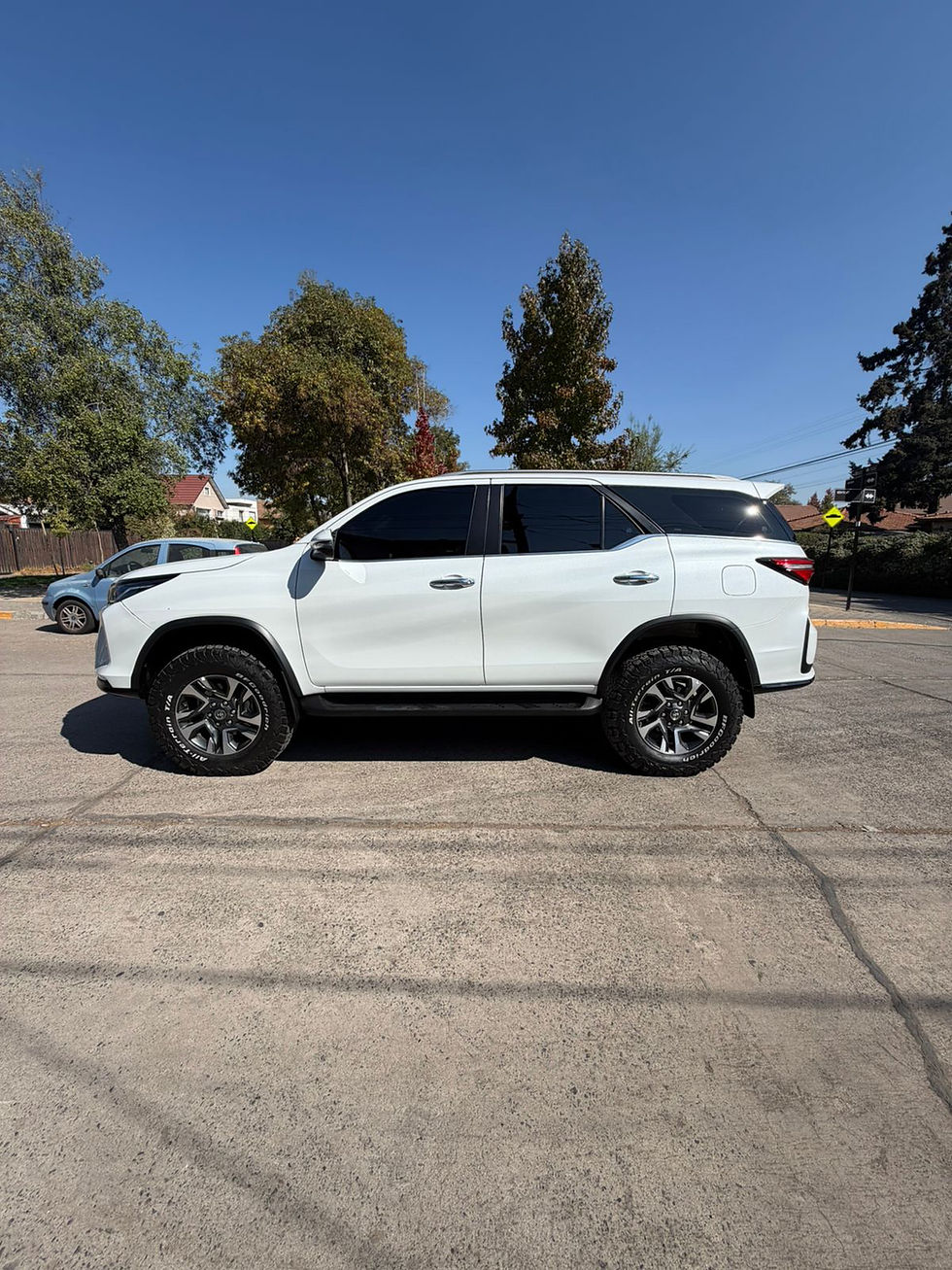 Miniatura: 2025 Toyota Fortuner 4X4