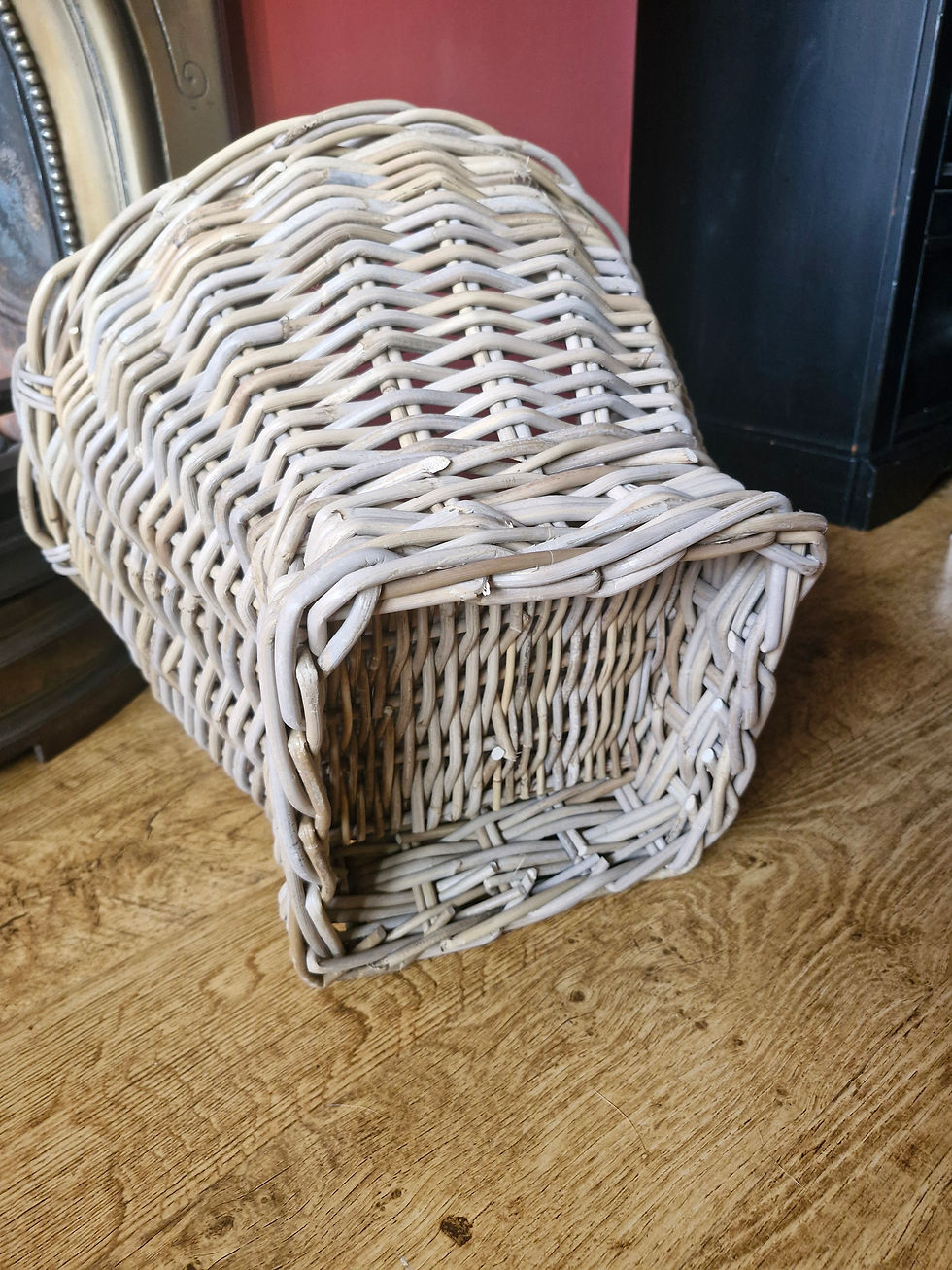 Thumbnail: Square bottom handled basket 