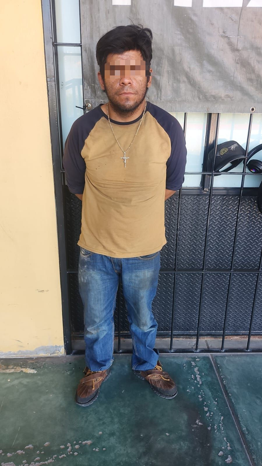 Como parte del operativo "Cero Tolerancia", elementos de la Secretaría de Seguridad Ciudadana aseguraron a un sujeto en la colonia San Felipe Neri por delitos contra la salud al encontrarle en posesión de sustancia con características de cristal.