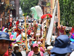 Con la tradicional ceremonia indígena conocida como «reseña», dieron inicio oficialmente las fiestas patronales en honor a San Miguel Arcángel, una de las celebraciones más antiguas y representativas de este municipio.