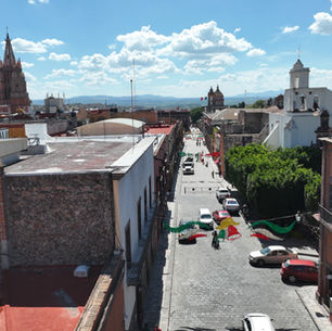 El Gobierno Municipal que preside Mauricio Trejo está vistiendo todos los espacios públicos, para los festejos de independencia desde «La Mejor Ciudad del Mundo».