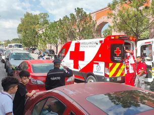 La Secretaría de Seguridad Ciudadana, a través del Sistema de Emergencias 9-1-1, atendió el reporte de una persona del sexo masculino que se desvaneció en la vía pública y posteriormente fue reportada en paro cardiorrespiratorio.