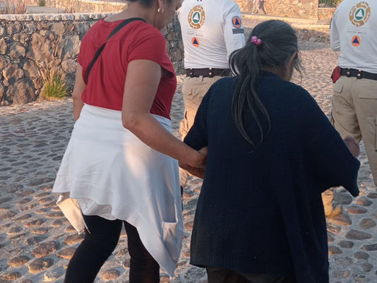 El Gobierno Municipal atendió oportunamente a una persona desorientada en la vía pública.