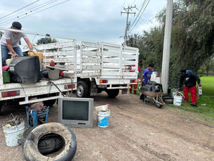La participación ciudadana permitió retirar más de 21 toneladas de residuos en 68 colonias y 15 comunidades, reduciendo riesgos sanitarios y mejorando el entorno para las familias.