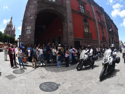 Seguridad Ciudadana, Protección Civil y Tránsito y Movilidad trabajan de manera coordinada en inspecciones, prevención de riesgos, dispositivos viales y capacidad de respuesta para las celebraciones que se extenderán durante agosto, septiembre y parte de octubre.
