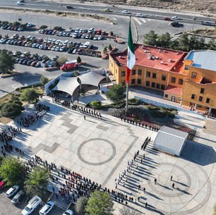El Gobierno Municipal de San Miguel de Allende conmemoró este 24 de febrero el Día de la Bandera con un acto cívico que reunió a integrantes del Ayuntamiento, dependencias municipales, comunidad educativa y ciudadanía, reafirmando su compromiso con los valores patrios y la identidad nacional.