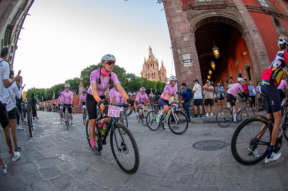 San Miguel de Allende vivió una intensa jornada deportiva con la realización de la tercera edición de "La Classicissima" by Milano Sanremo, que reunió a 1 100 ciclistas y más de 12 000 asistentes, generando una derrama económica superior a los 15 millones de pesos en beneficio directo para los habitantes en el municipio.