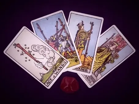 O Lado Positivo e Negativo das Cartas de Tarot: Como Interpretar?