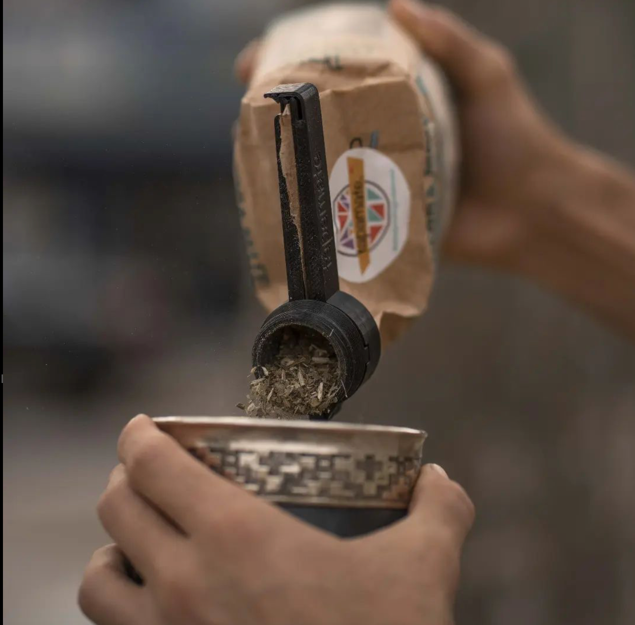 Pico Vertedor para Yerba