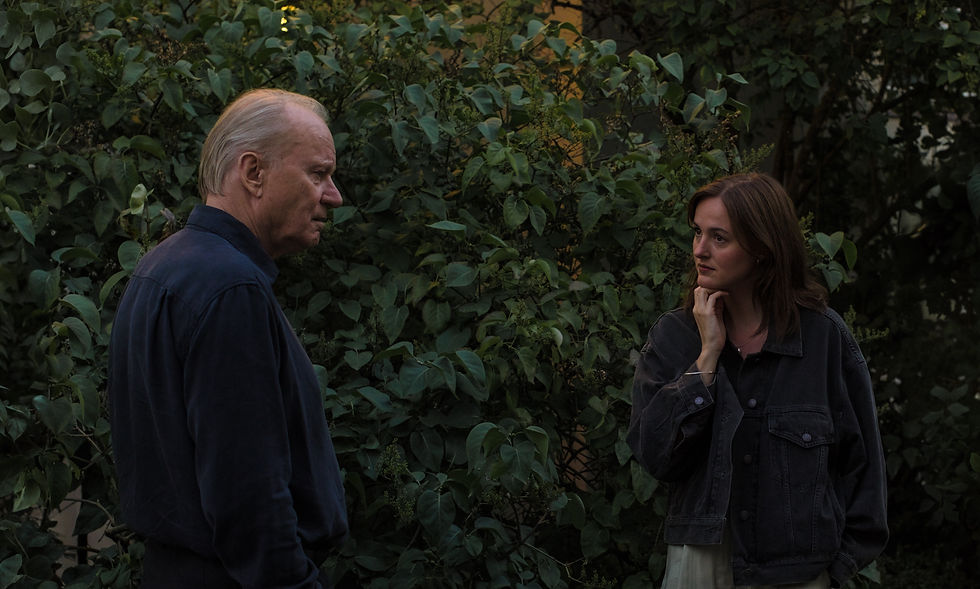 Renate Reinsve et Stellan Skarsgard dans Valeur Sentimentale