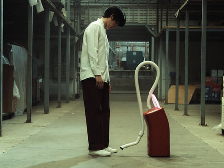 Witsarut Himmarat et Davika Hoorne dans A Useful Ghost.