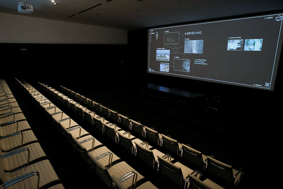 Instalações Audiovisuais Interativas