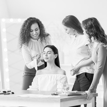 Esperienza beauty e armocromia per gruppo di amiche