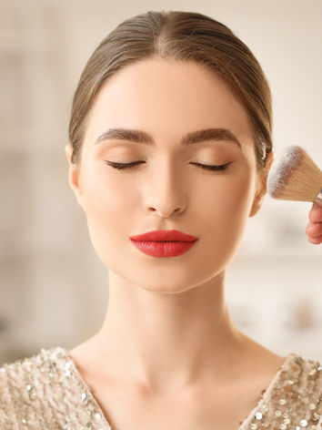 con Artiziastyle l'armocromia ti permetterà di individuare il rossetto, mascara, blush per la tua stagione cromatica