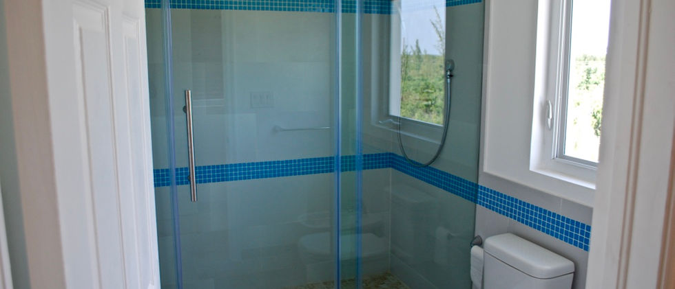 Villa Isoela bathroom