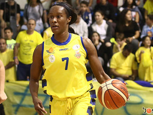 אף אחת לא מושלמת