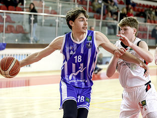 חפר ניצחה בגלבוע, שמח בצמרת