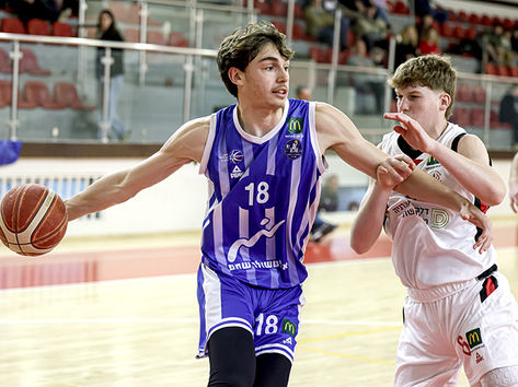 חפר ניצחה בגלבוע, שמח בצמרת